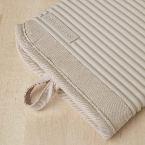 KitchenAid Ribbed Soft Silicone Oven Mitt Set - Image 2